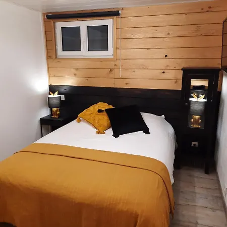 Daire Avec Terrasse Et Billard